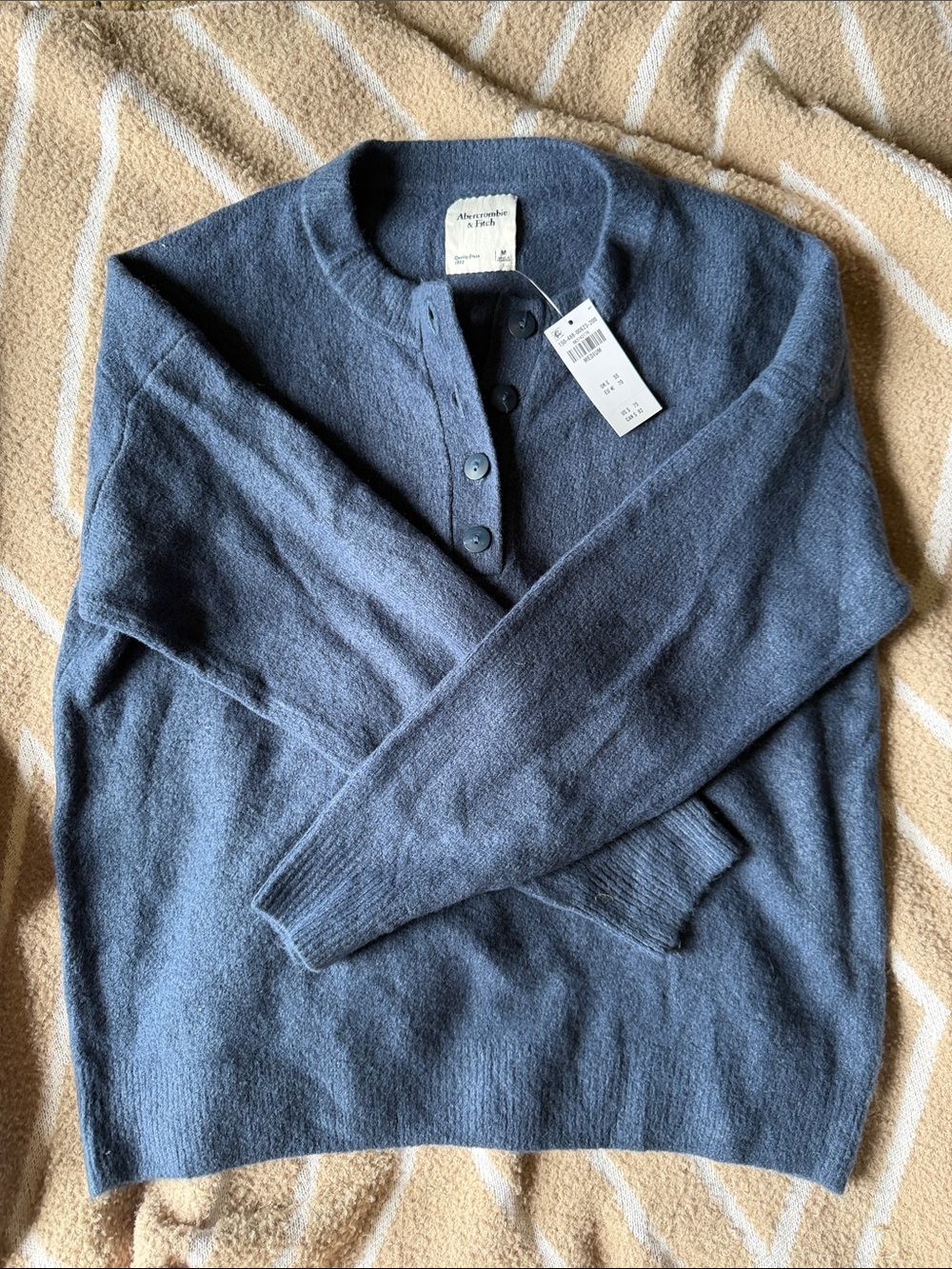 Abercrombie & Fitch women’s Slate Blue Crewneck Henley Sweater